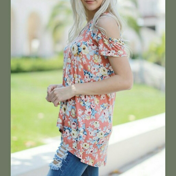 🌺RUST FLORAL CUTOUT HIGH-LOW TOP🌺 - Picture 2 of 4